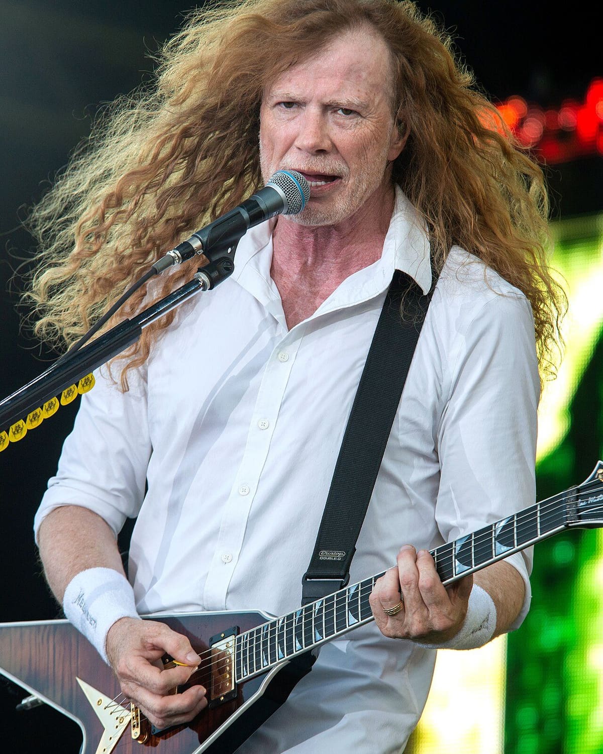 O nome do Megadeth saiu de um panfleto político lido numa viagem de ônibus