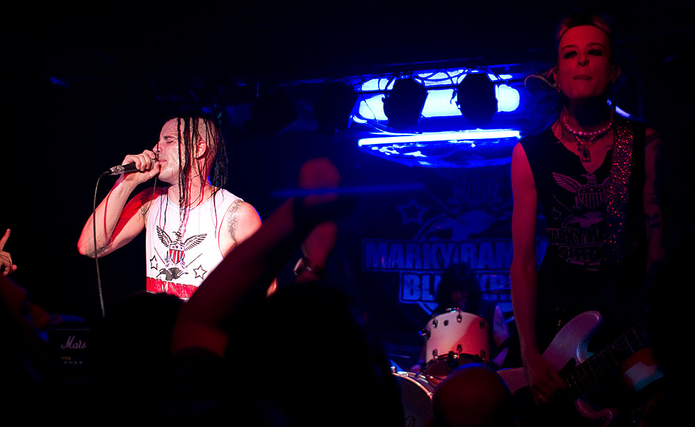 O primeiro show dos Ramones no CBGB durou poucos minutos — e ajudou a mudar o rock