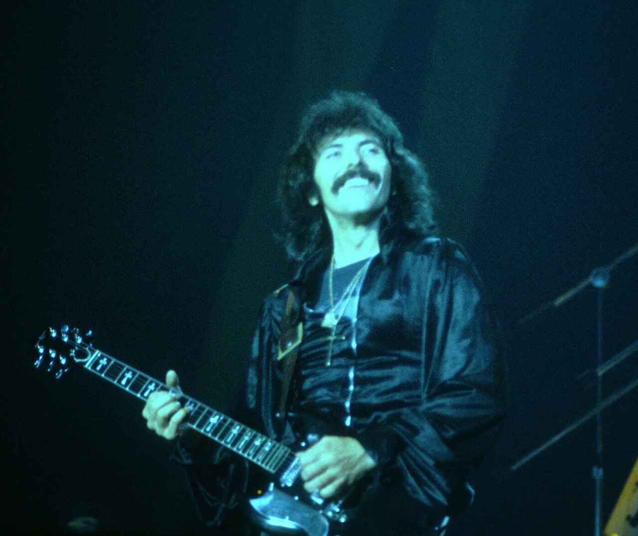 Os dedos do Tony Iommi: o acidente que ajudou a inventar o heavy metal