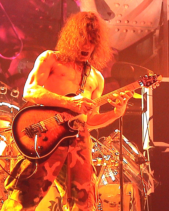 O Van Halen proibia M&M's marrons no camarim — e havia um motivo genial
