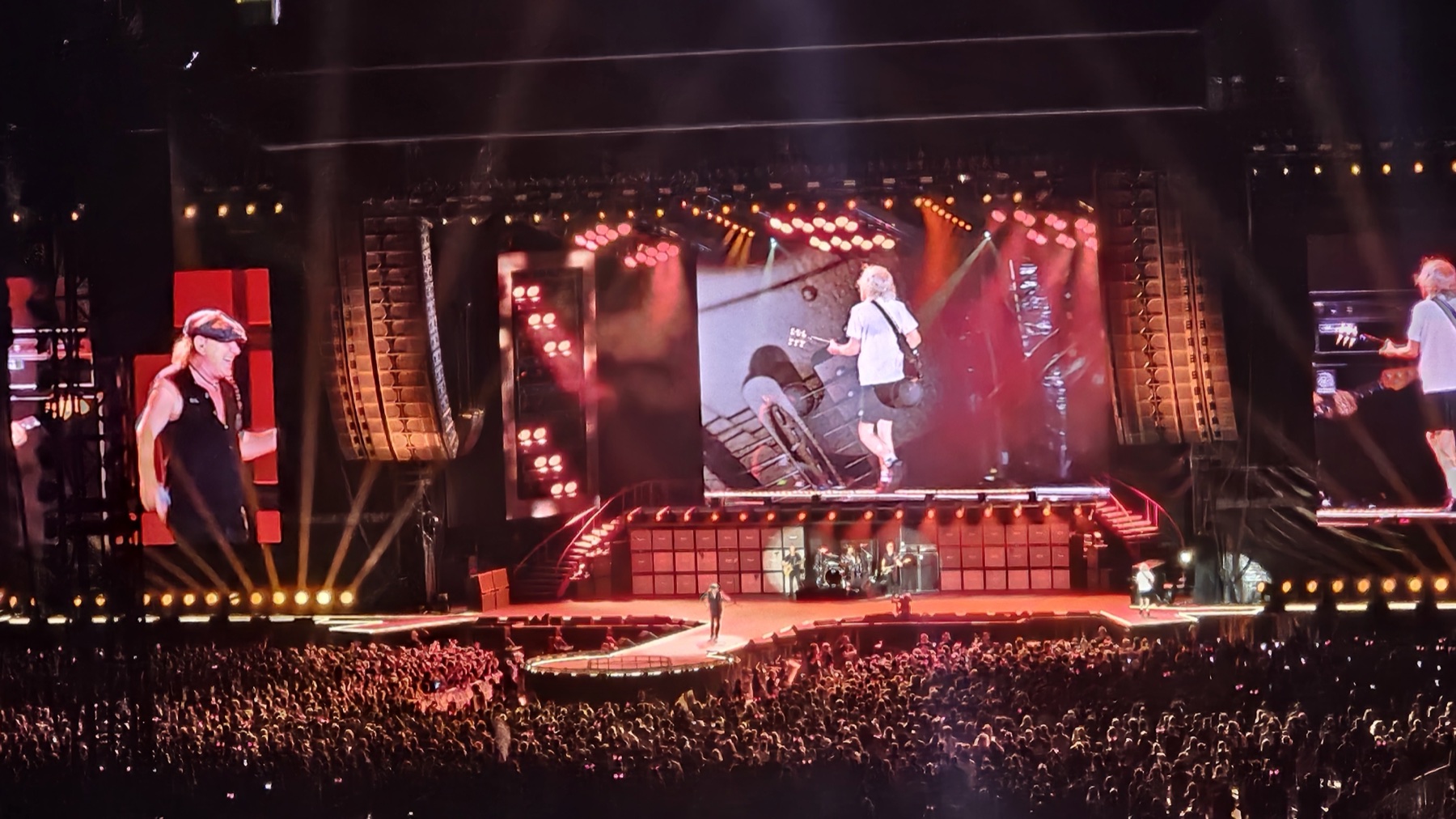 Show do AC/DC em Toronto é cancelado após danos no estádio