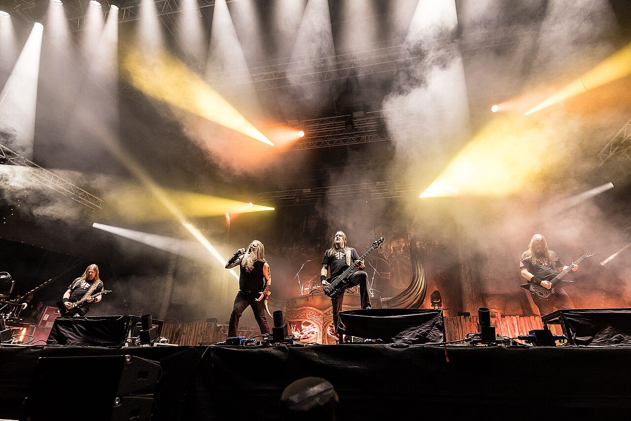 Amon Amarth anuncia 'The Allfather Awakens' e solta o single 'Gjallarhorn'