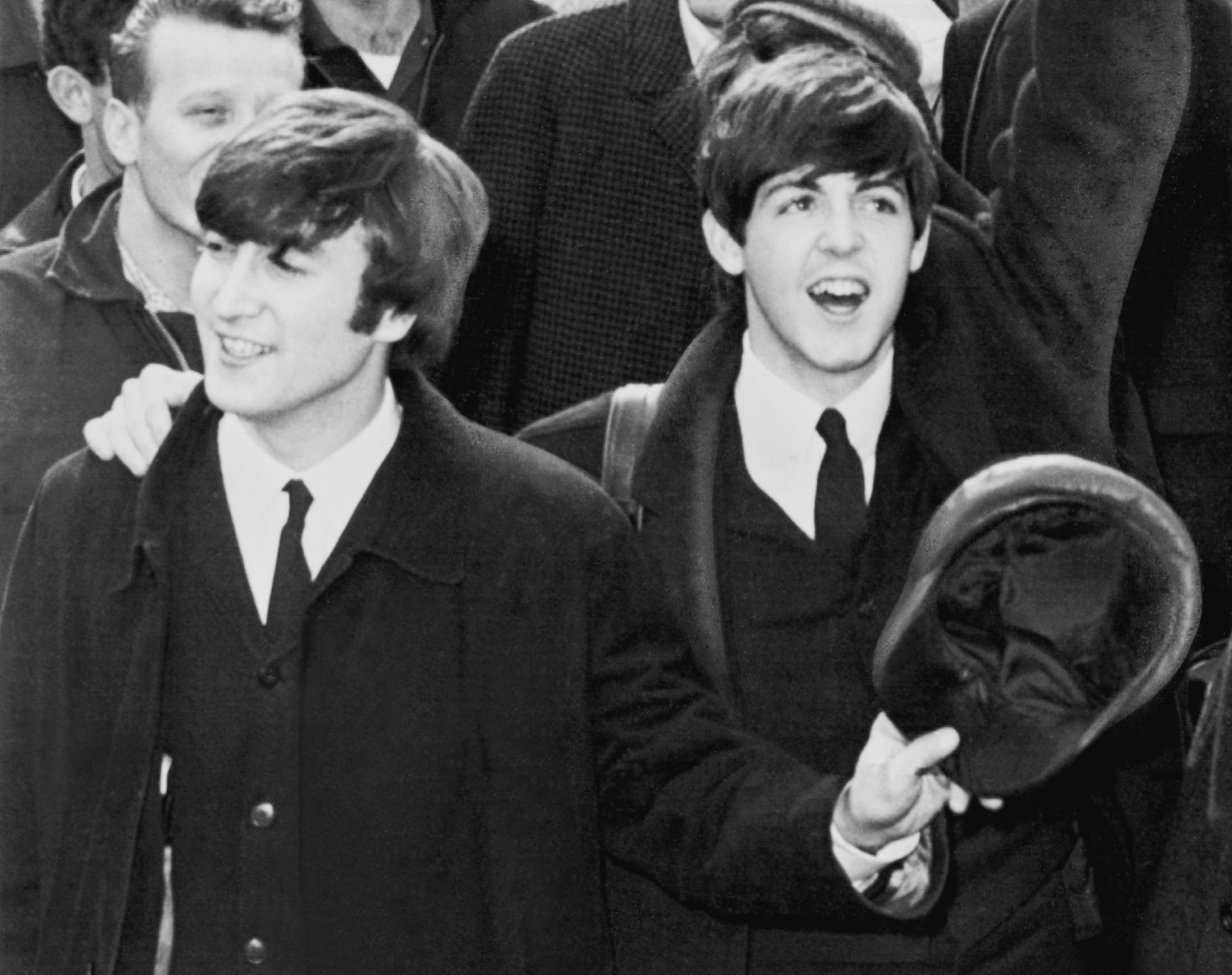 O acorde final dos Beatles que precisou de três pianos e quatro músicos