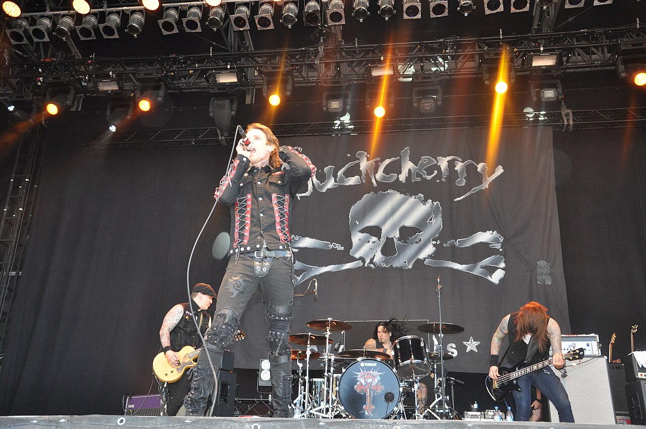 Ônibus do Buckcherry se envolve em acidente fatal nos Estados Unidos