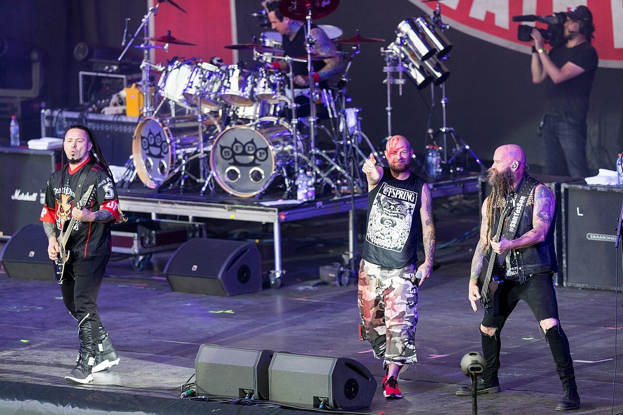 Five Finger Death Punch anuncia 10º álbum, 'Legacy', com o single 'De Oppresso Liber'