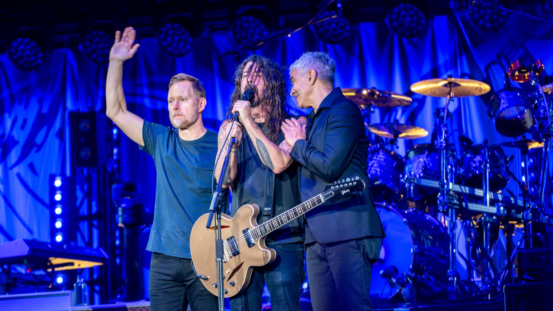 Foo Fighters abre para o AC/DC e realiza sonho de Dave Grohl