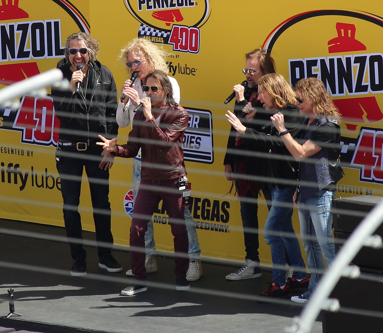 Foreigner vende experiência VIP que coloca fãs no palco durante o show