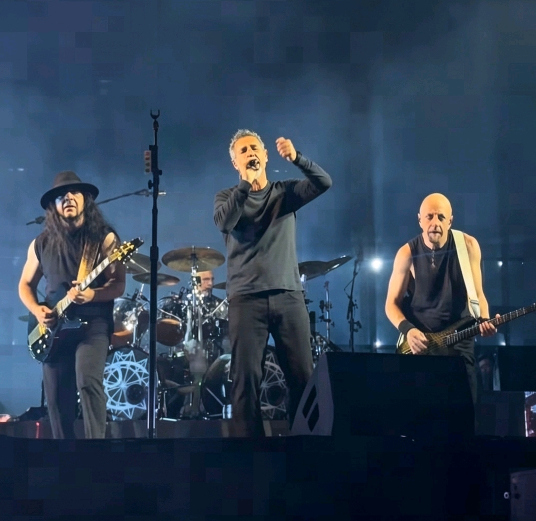 System of a Down volta à Europa após 8 anos — mas Serj Tankian corta o papo de disco novo